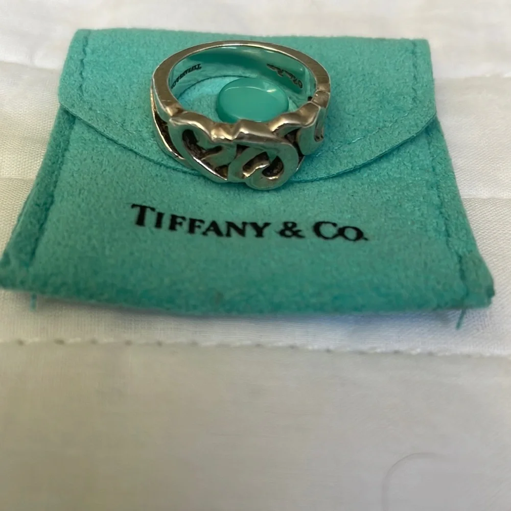 Tiffany & Co Paloma Picasso®
Loving Heart Band Ring - Picture 2 of 8